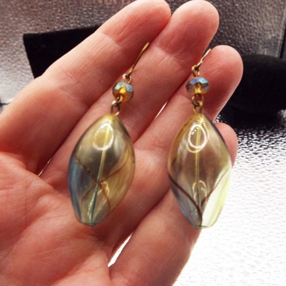 ARTIST OFFERING MOUTHBLOWN GREEN ART GLASS "ZEPPELIN" DROP PIERCED EARRINGS 62 - Picture 2 of 2